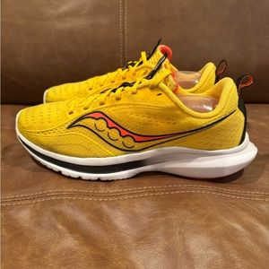 Saucony Kinvara Yellow Running Shoes Men’s Size 9.5